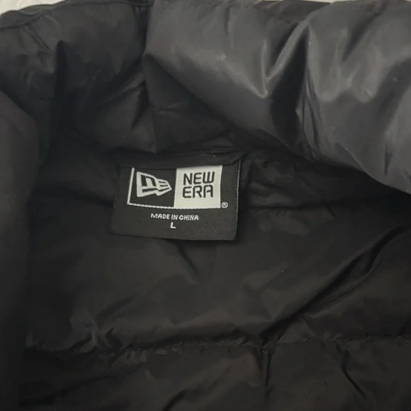 New Era Black Quilted Vest - Picture 3 of 3